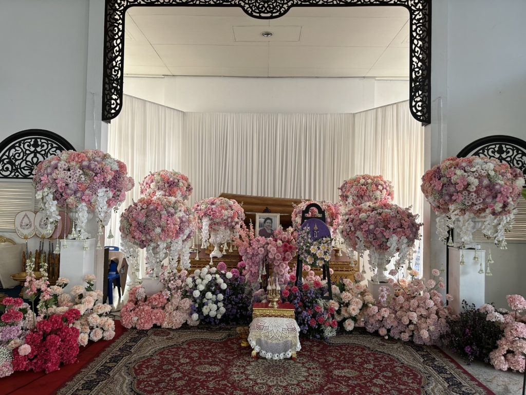 การจัดเตรียมสถานที่ รับจัดงานศพ ออแกไนซ์งานศพ รับจัดดอกไม้งานศพ
